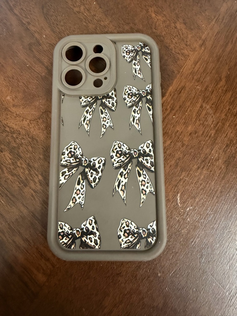 iPhone 15 Pro Max Unbranded Brown Leopard Bow Silicone Phone Case